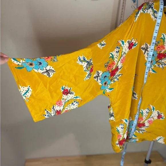 Tolani.Floral Yellow Women's Top 100% silk - Picture 3 of 7